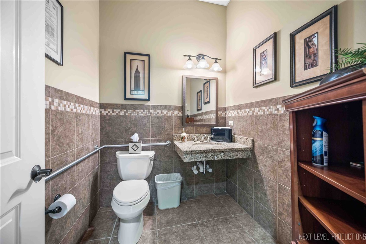 400 Knoll Street Unit: C