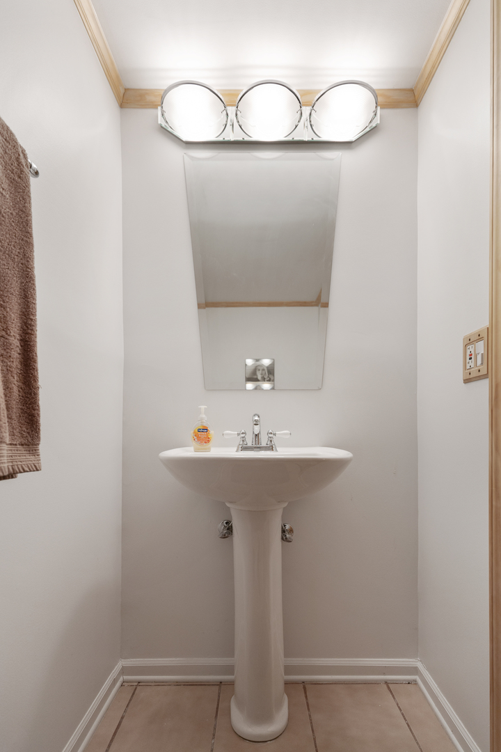 2865 Winchester Drive