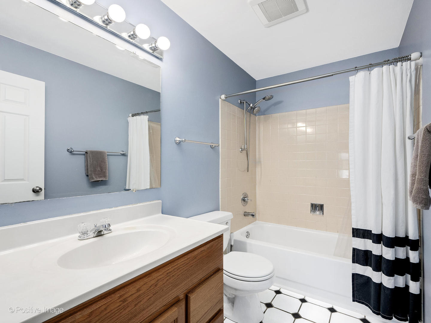 429 Sandhurst Circle Unit: 1