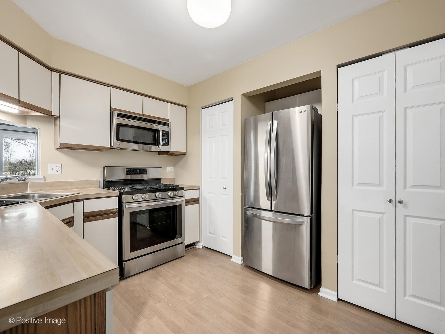 429 Sandhurst Circle Unit: 1