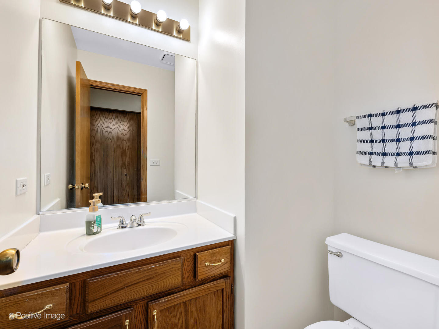 30W003 WILLOW Court Unit: 003