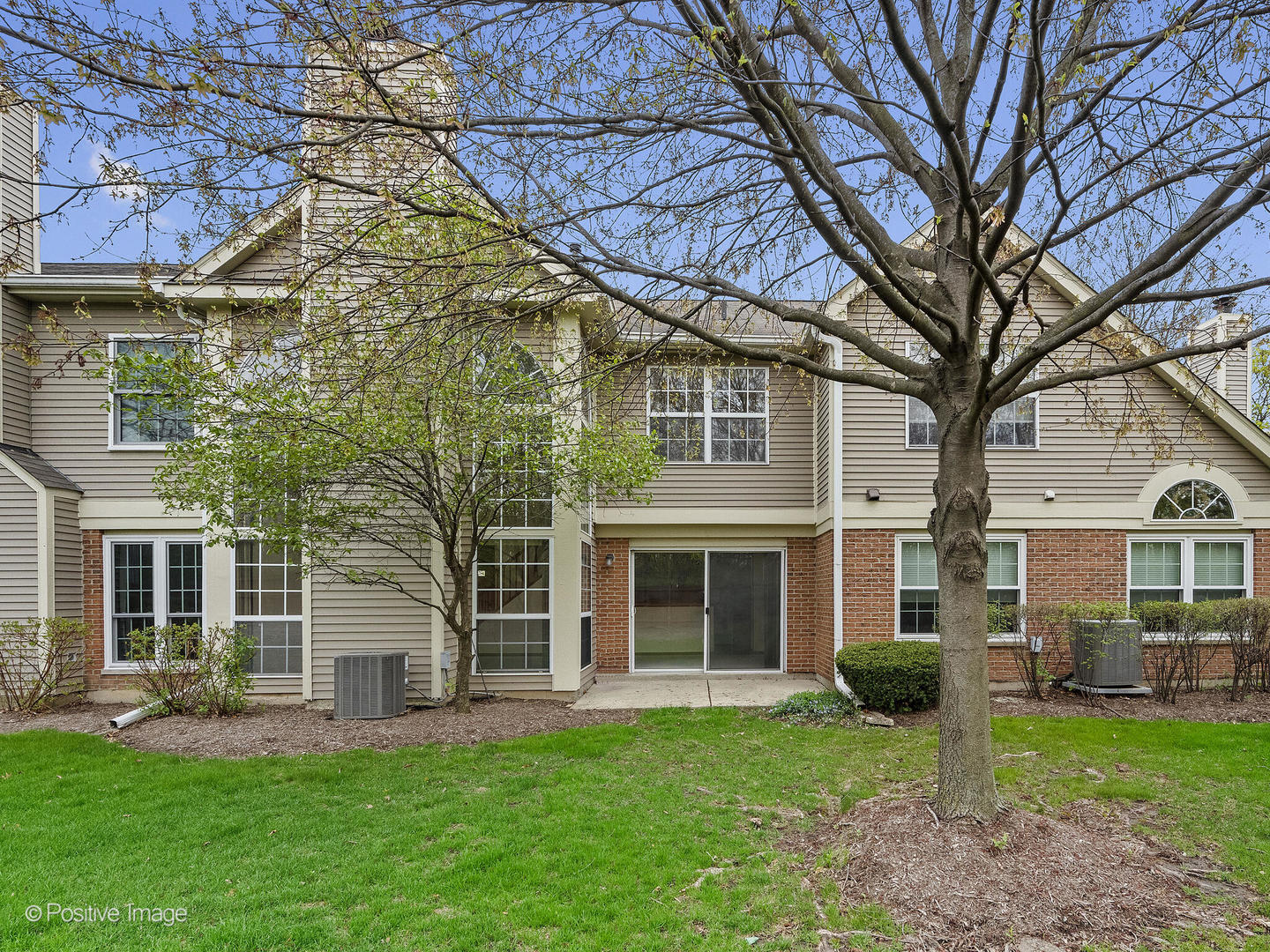 30W003 WILLOW Court Unit: 003