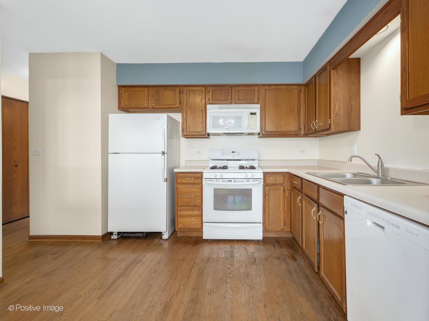 30W003 WILLOW Court Unit: 003