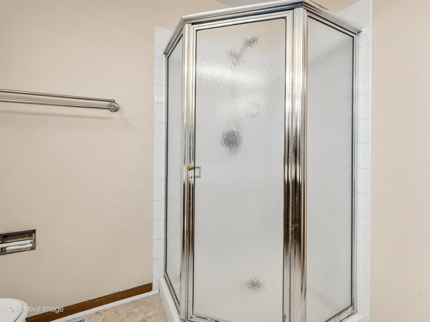 30W003 WILLOW Court Unit: 003