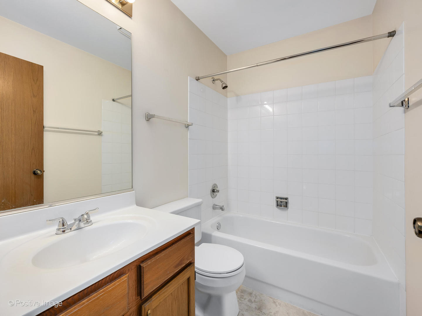 30W003 WILLOW Court Unit: 003