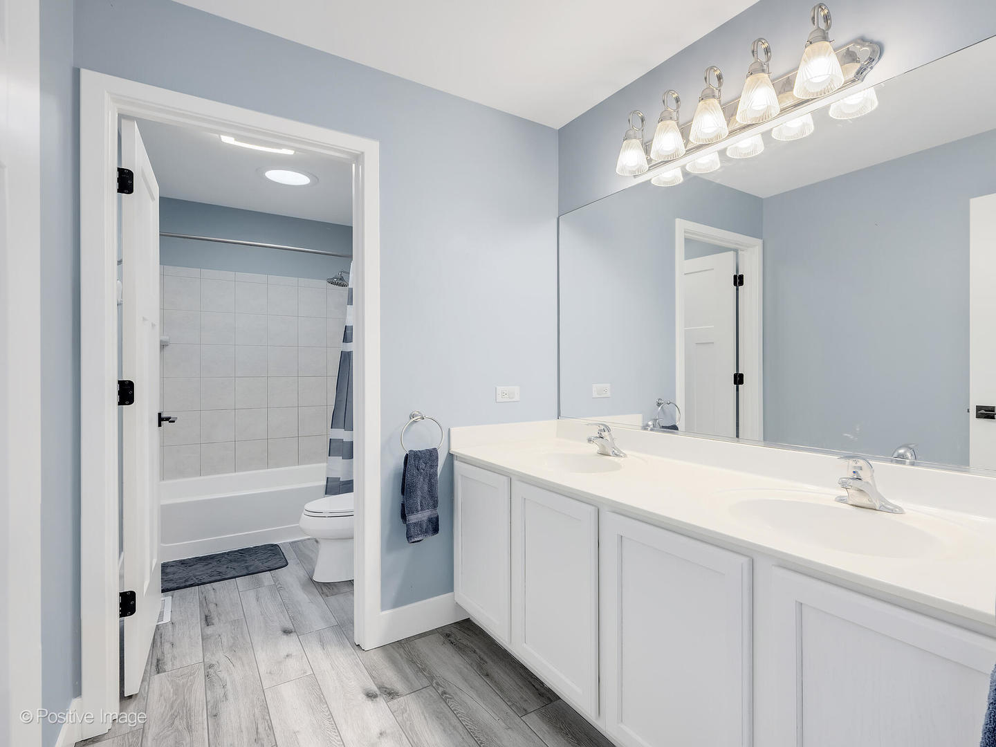 2598 Barnhart Street