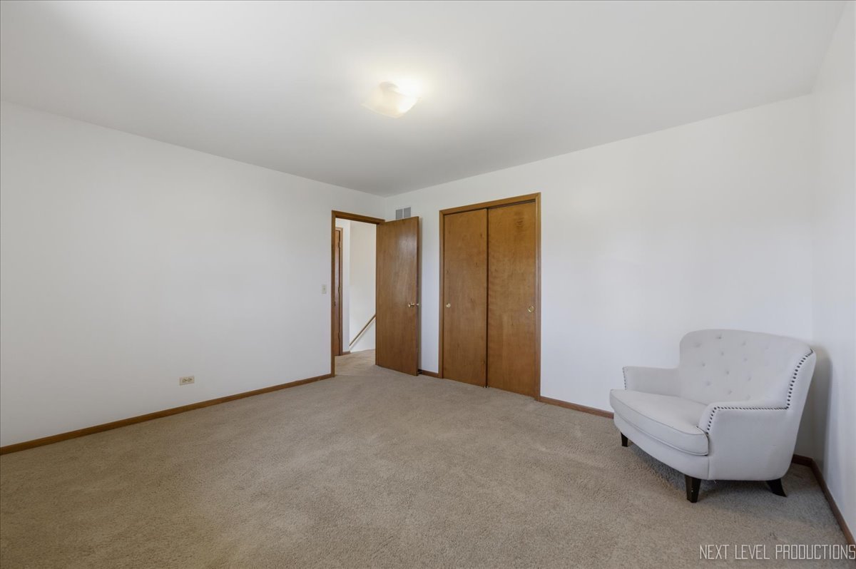 2S161 Continental Drive