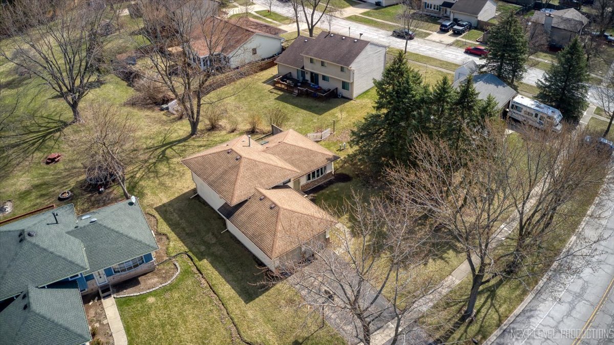 2S161 Continental Drive