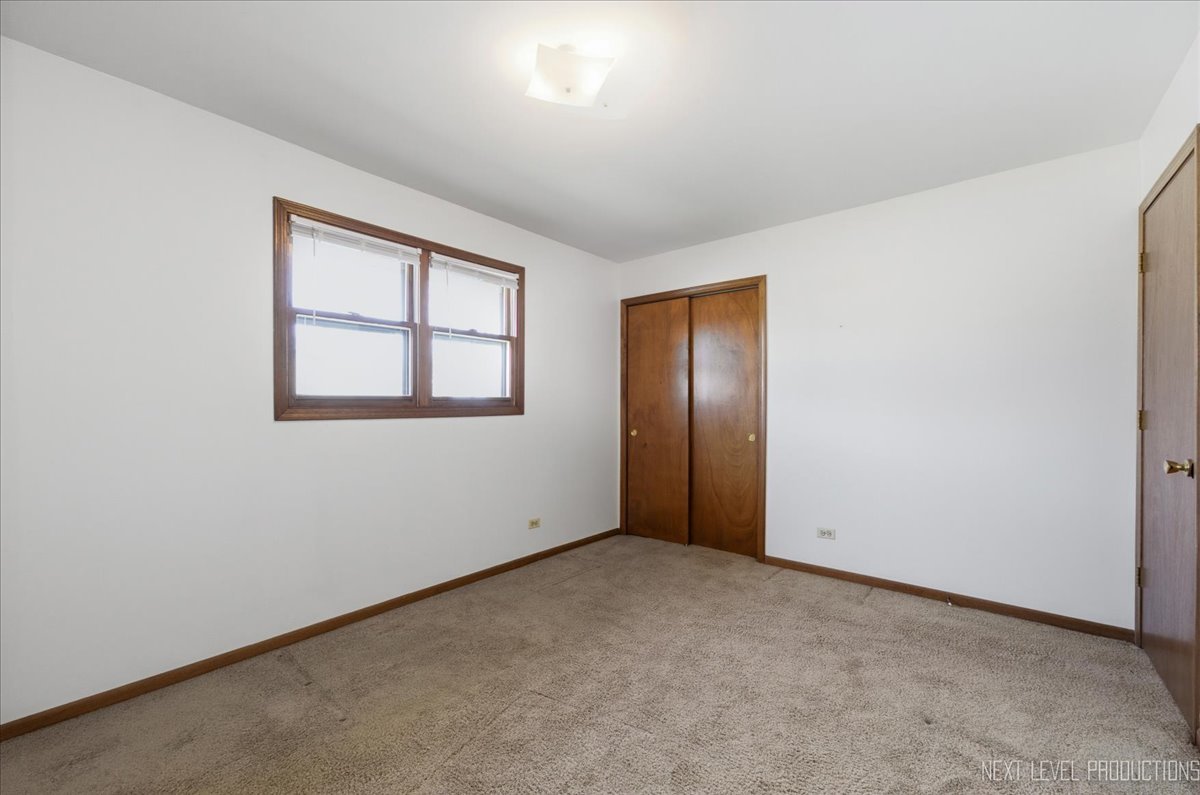 2S161 Continental Drive