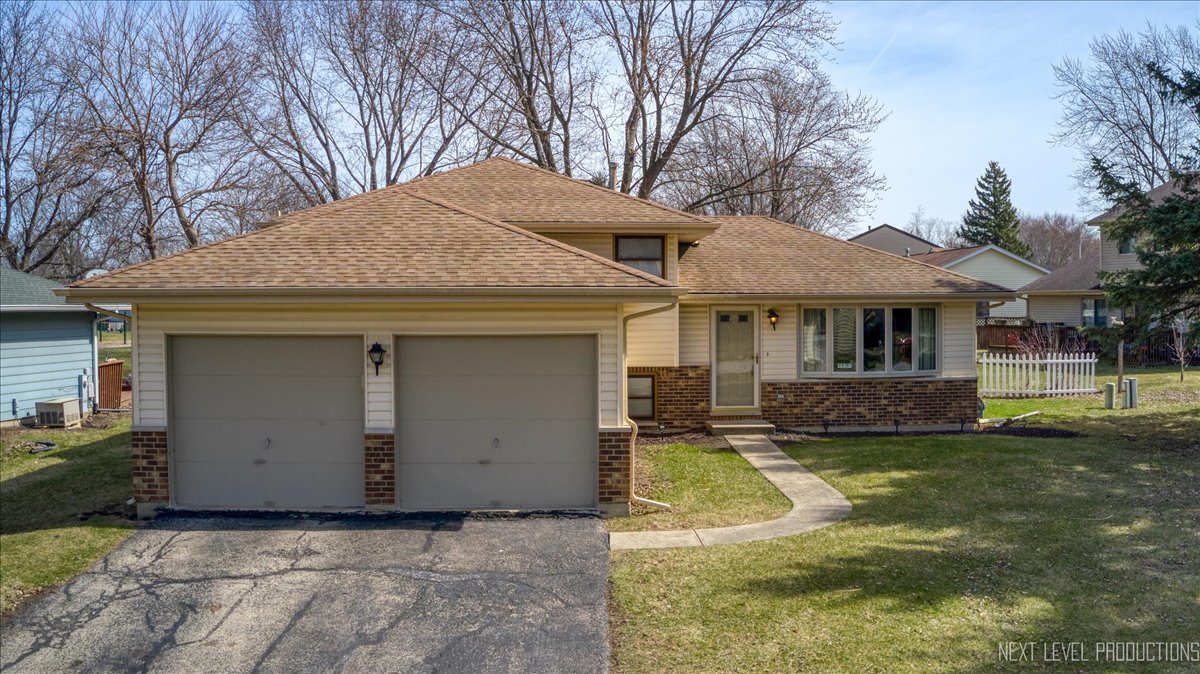 2S161 Continental Drive