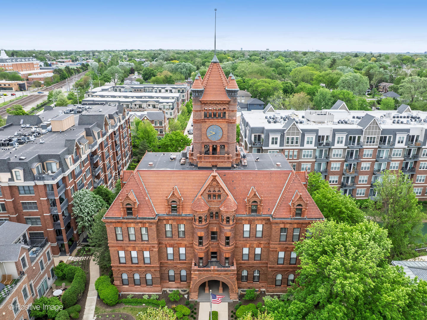 114 W Prairie Avenue