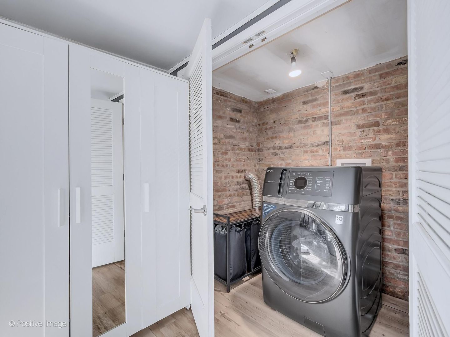 657 W Armitage Avenue