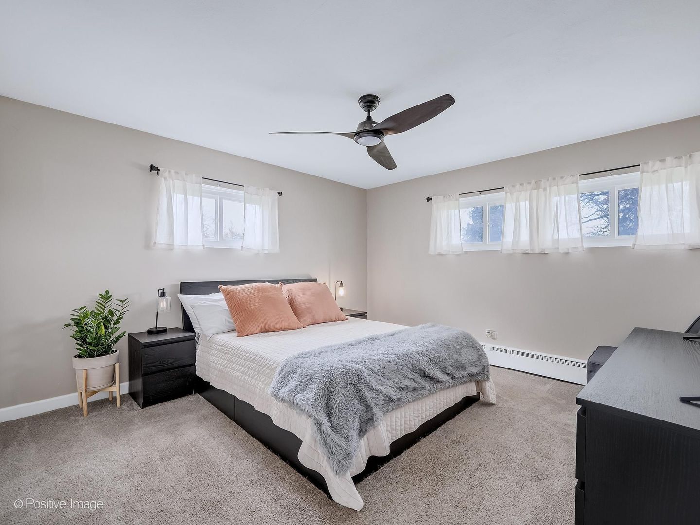 657 W Armitage Avenue