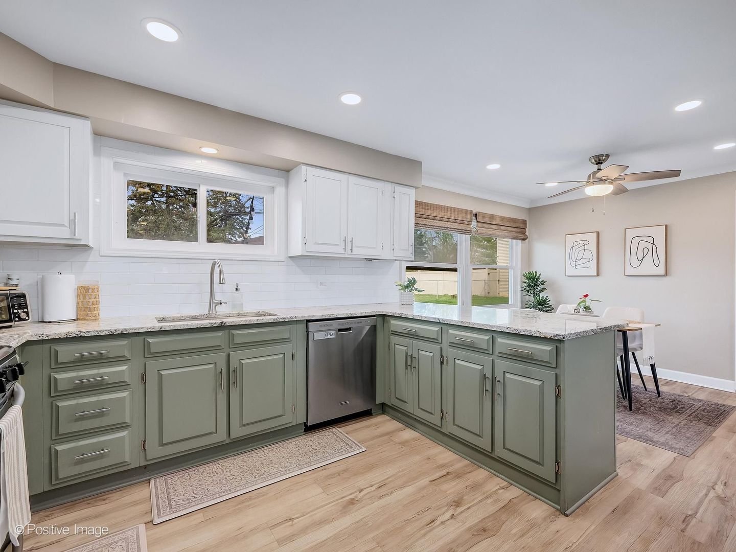 657 W Armitage Avenue