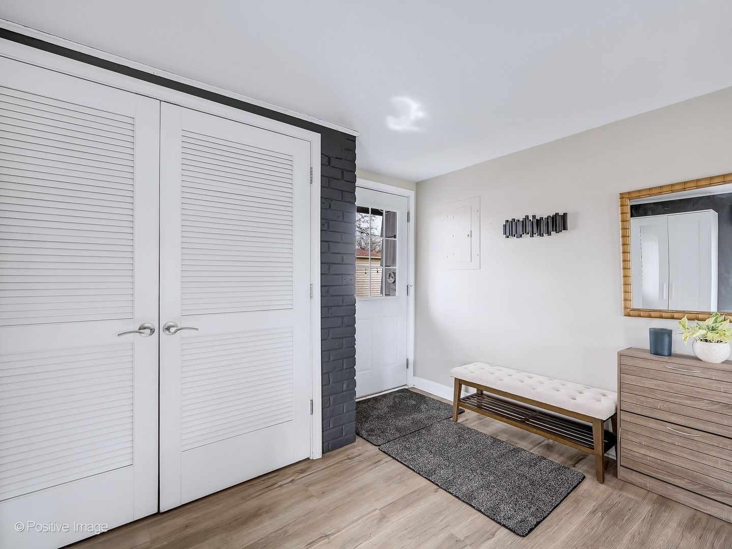 657 W Armitage Avenue