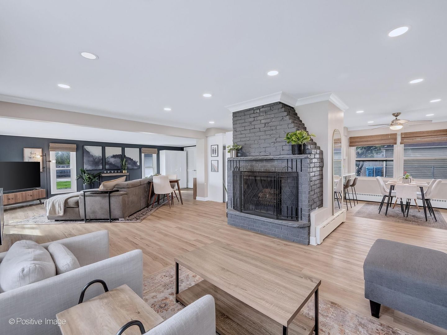 657 W Armitage Avenue