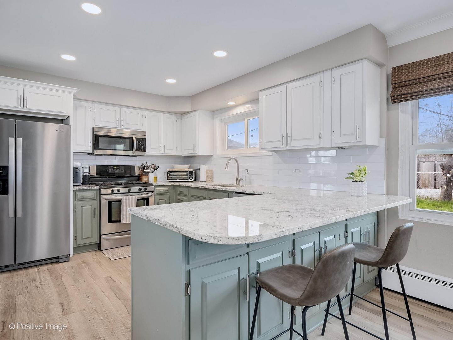 657 W Armitage Avenue