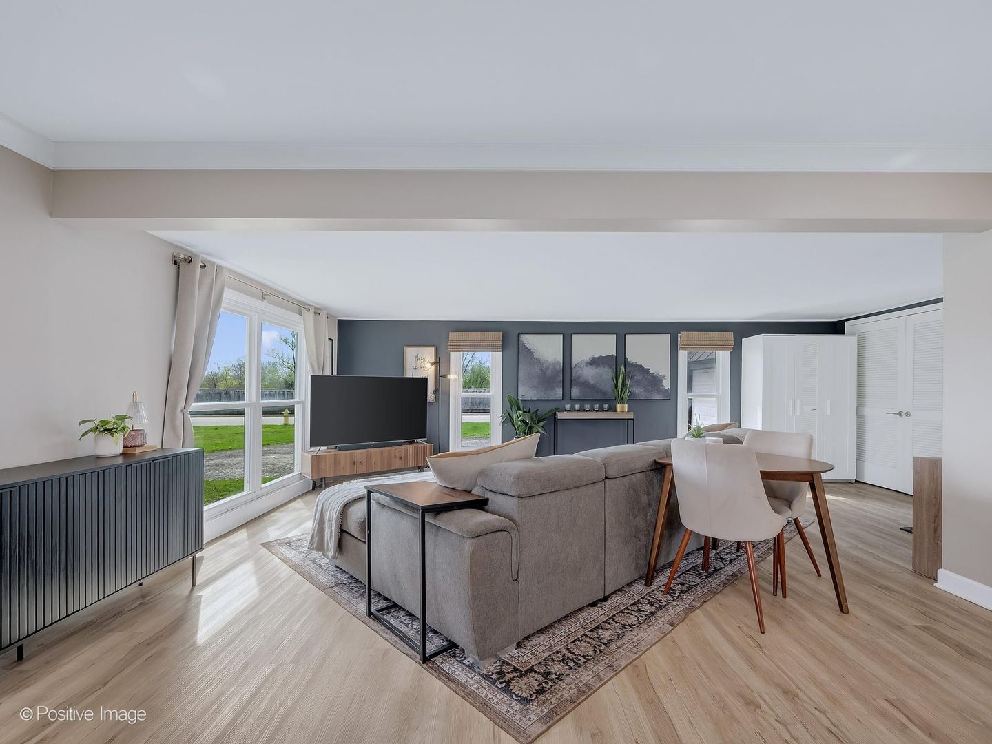 657 W Armitage Avenue