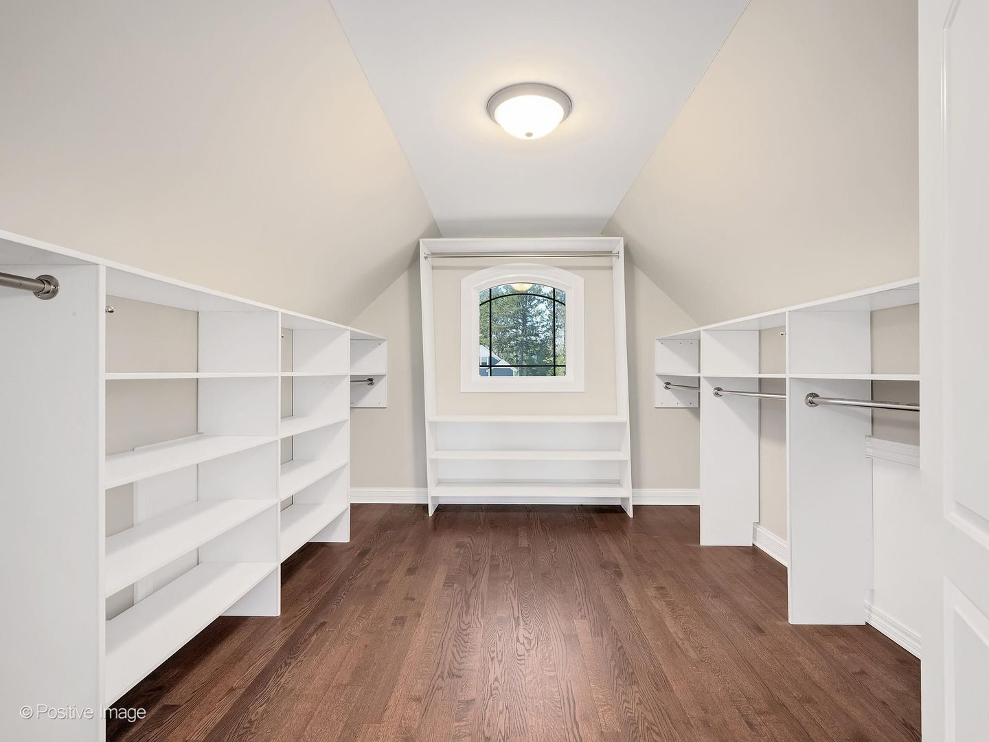 1N345 Blue Ridge Court