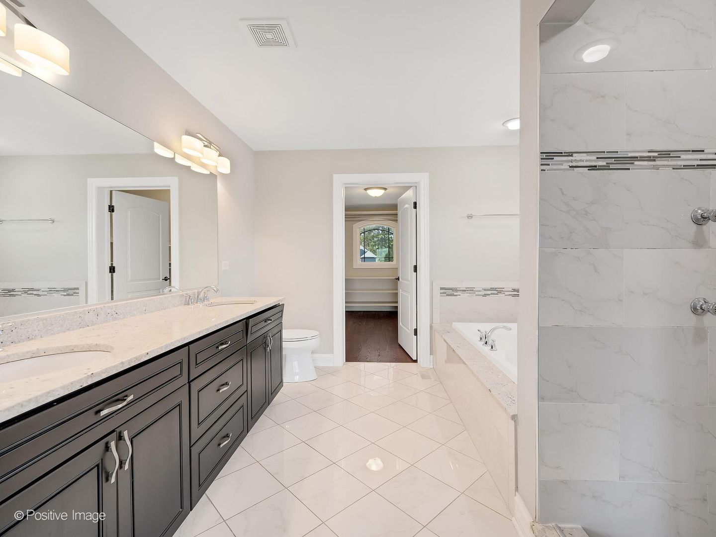 1N345 Blue Ridge Court