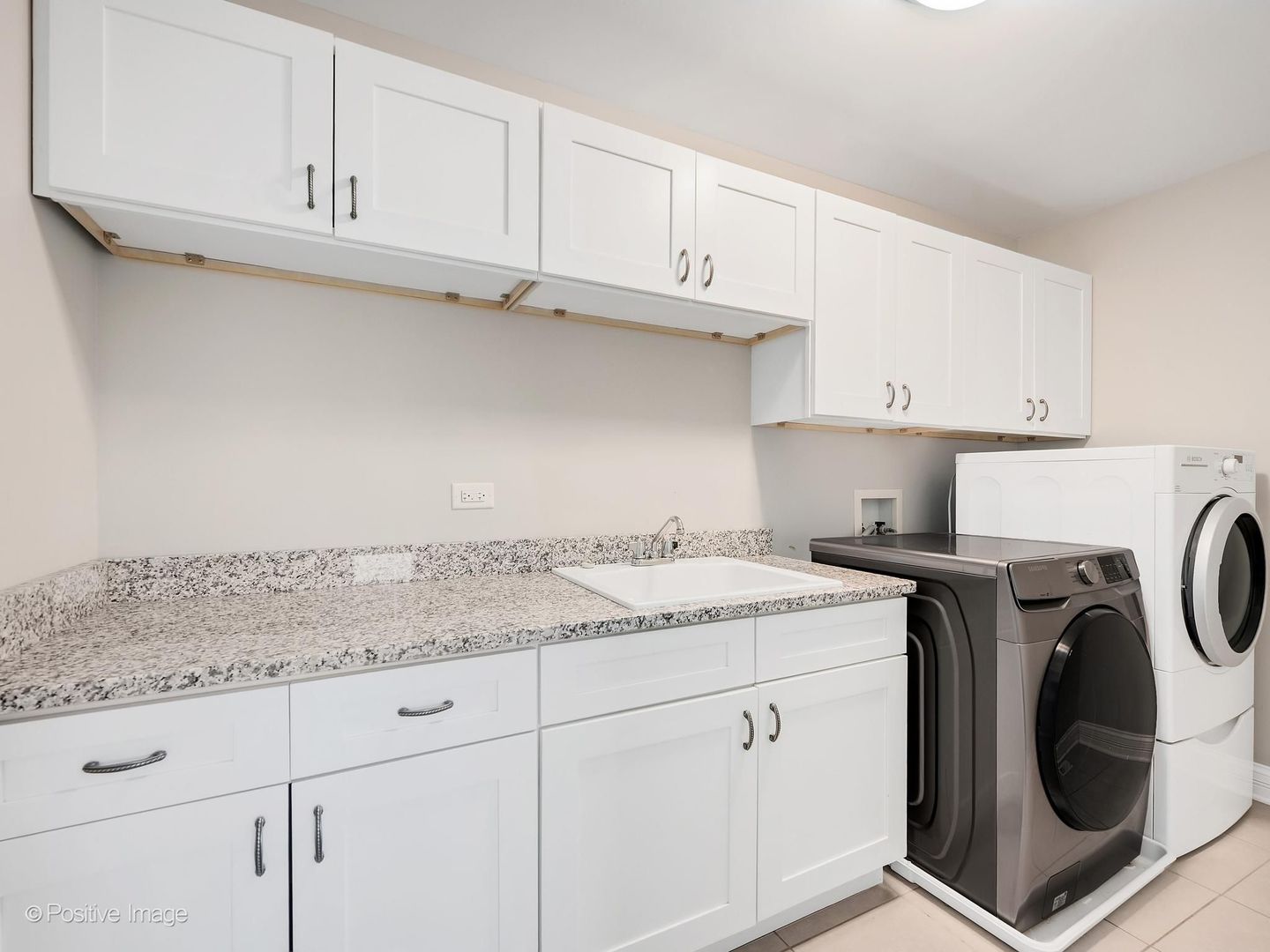 1N345 Blue Ridge Court