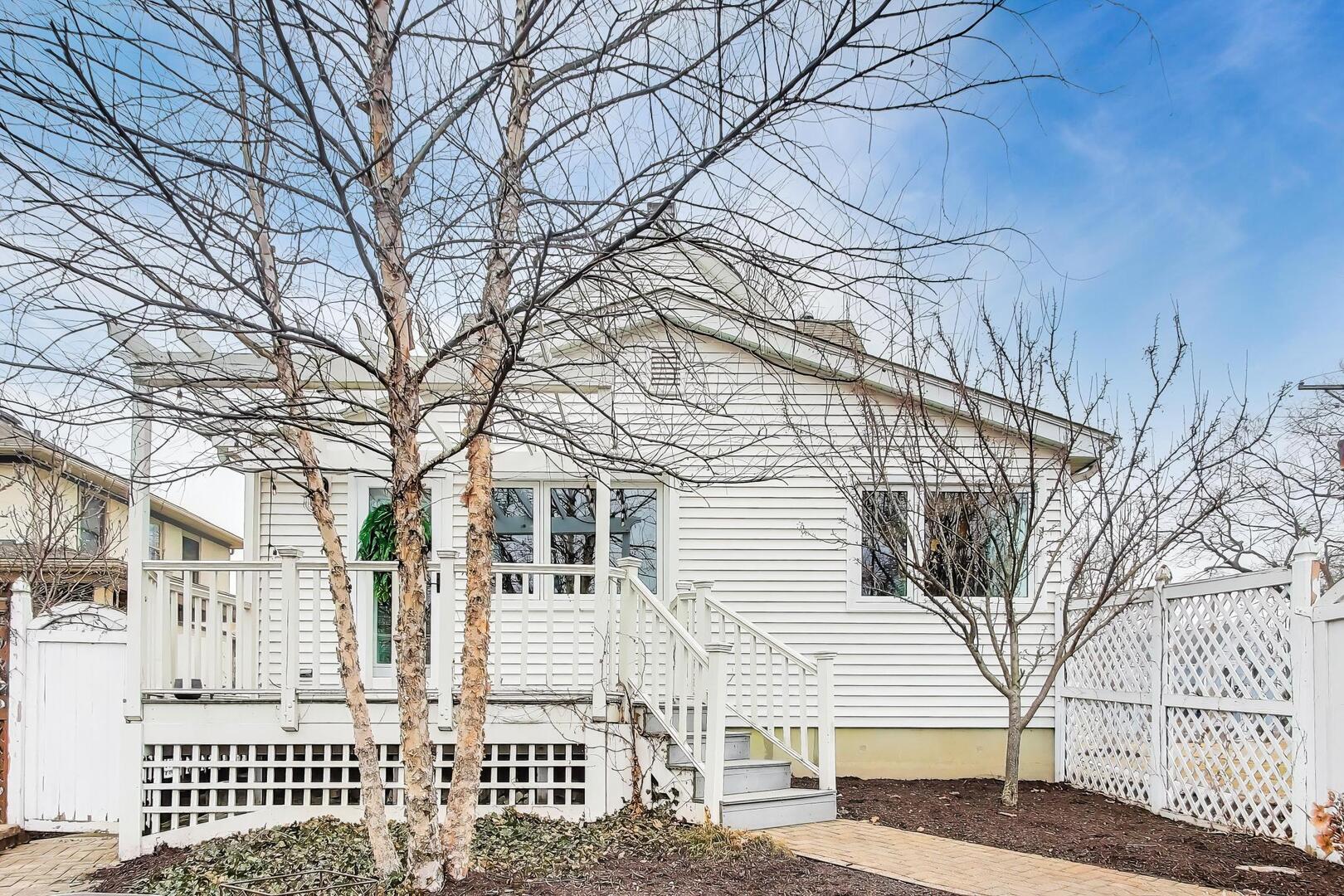 520 S Wheaton Avenue