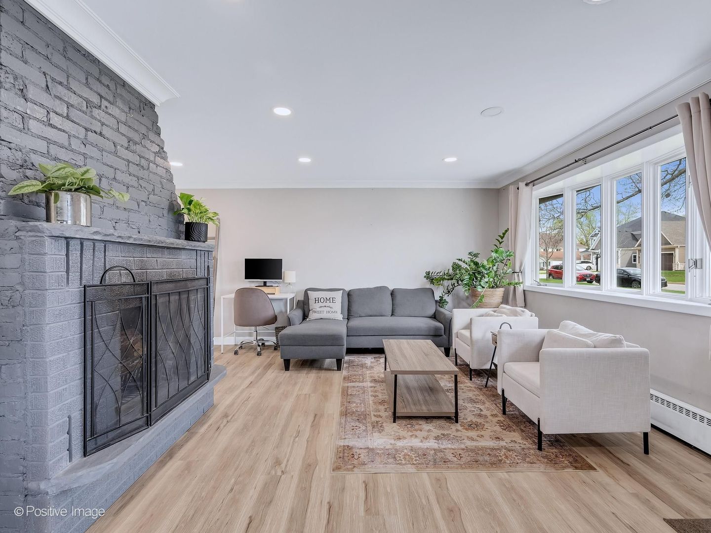 657 W Armitage Avenue