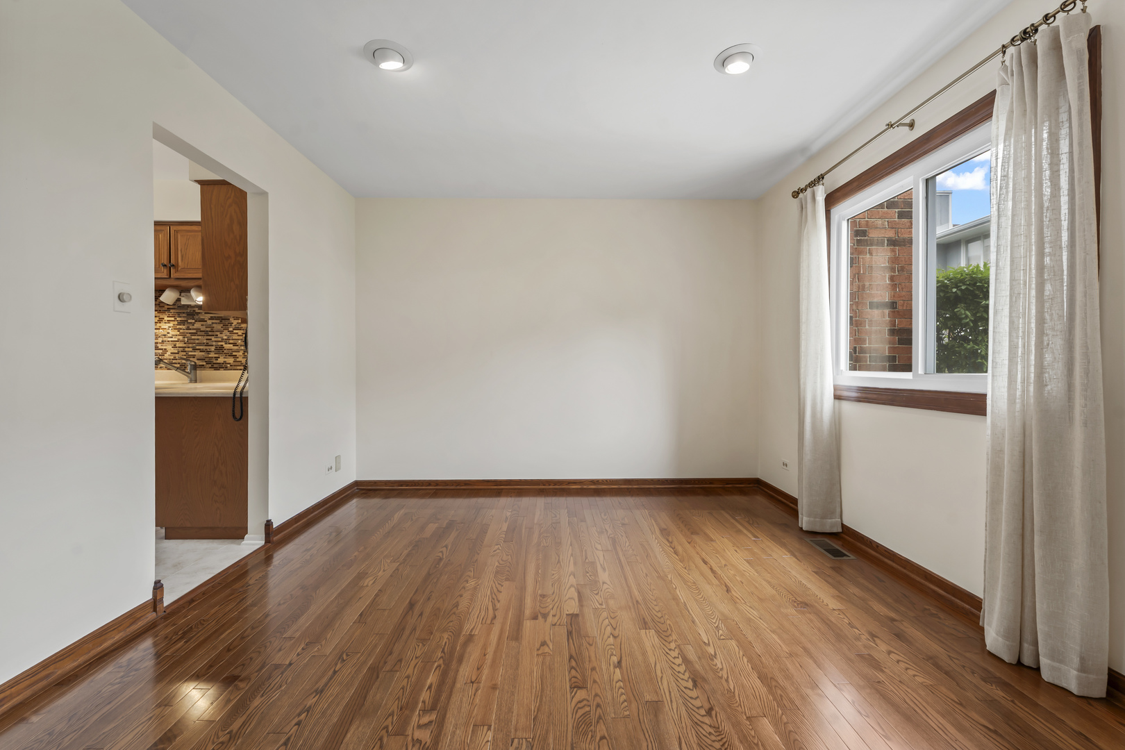 1253 Reading Court