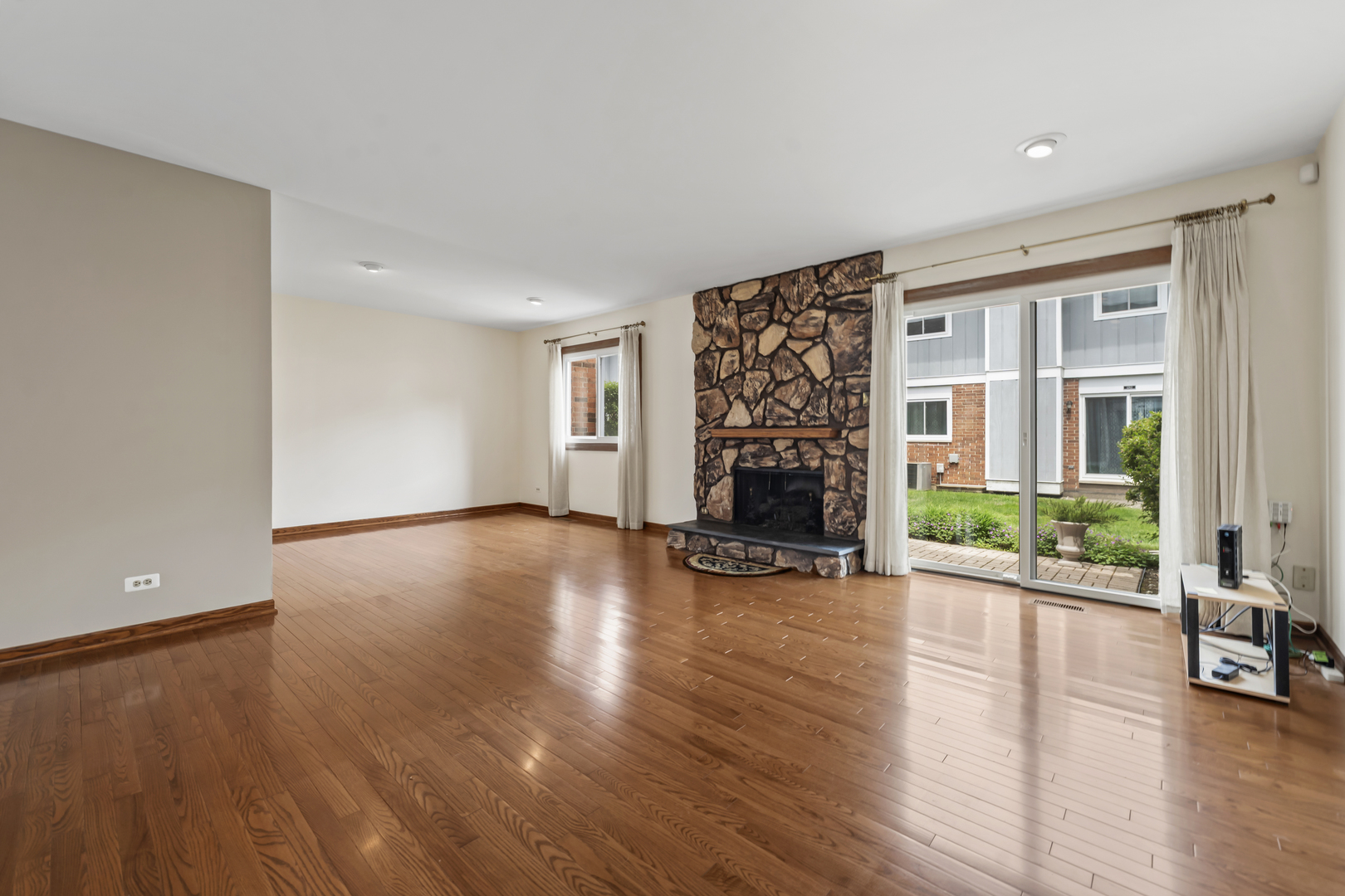1253 Reading Court