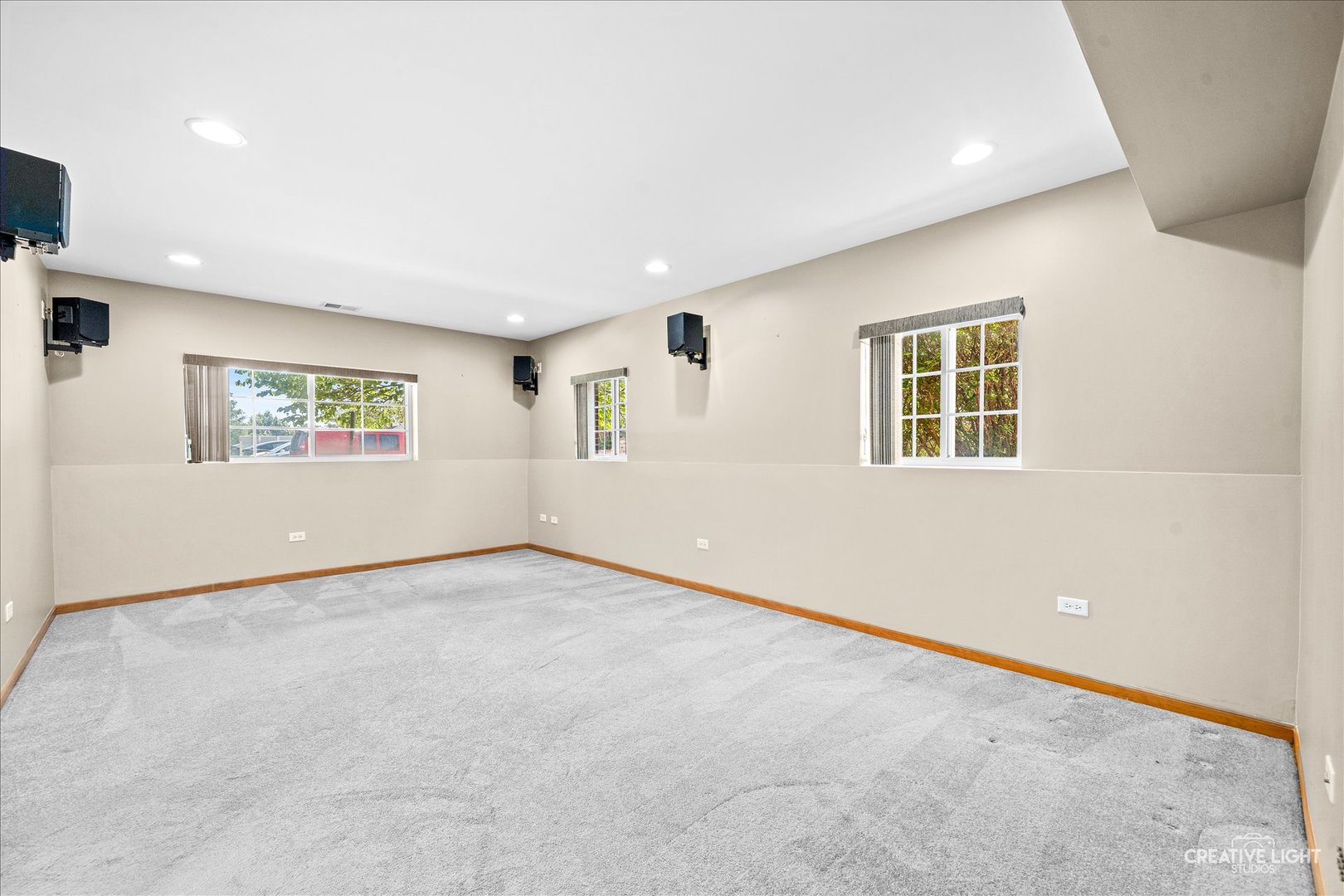 906 Neudearborn Lane