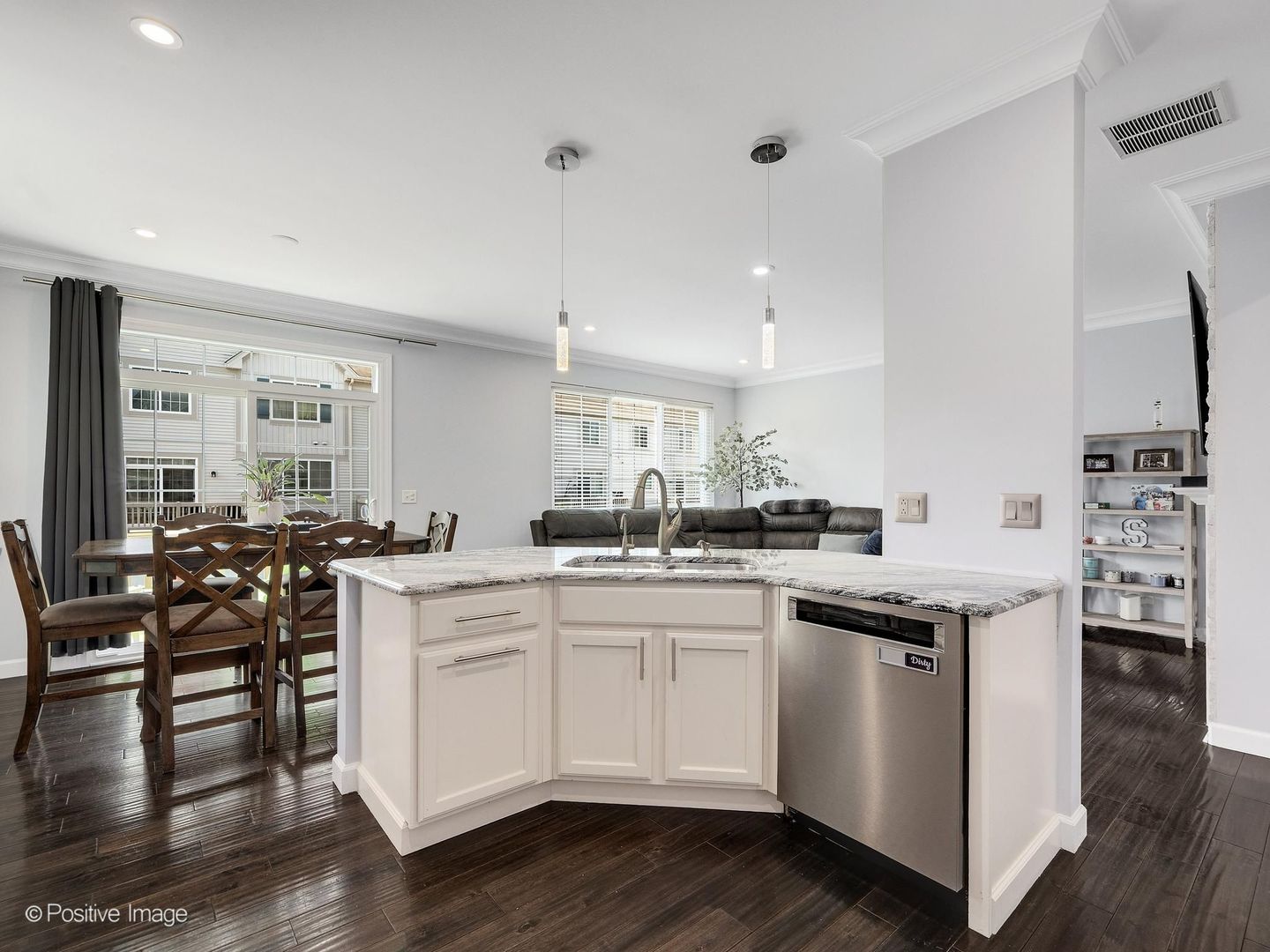 332 Castle Circle