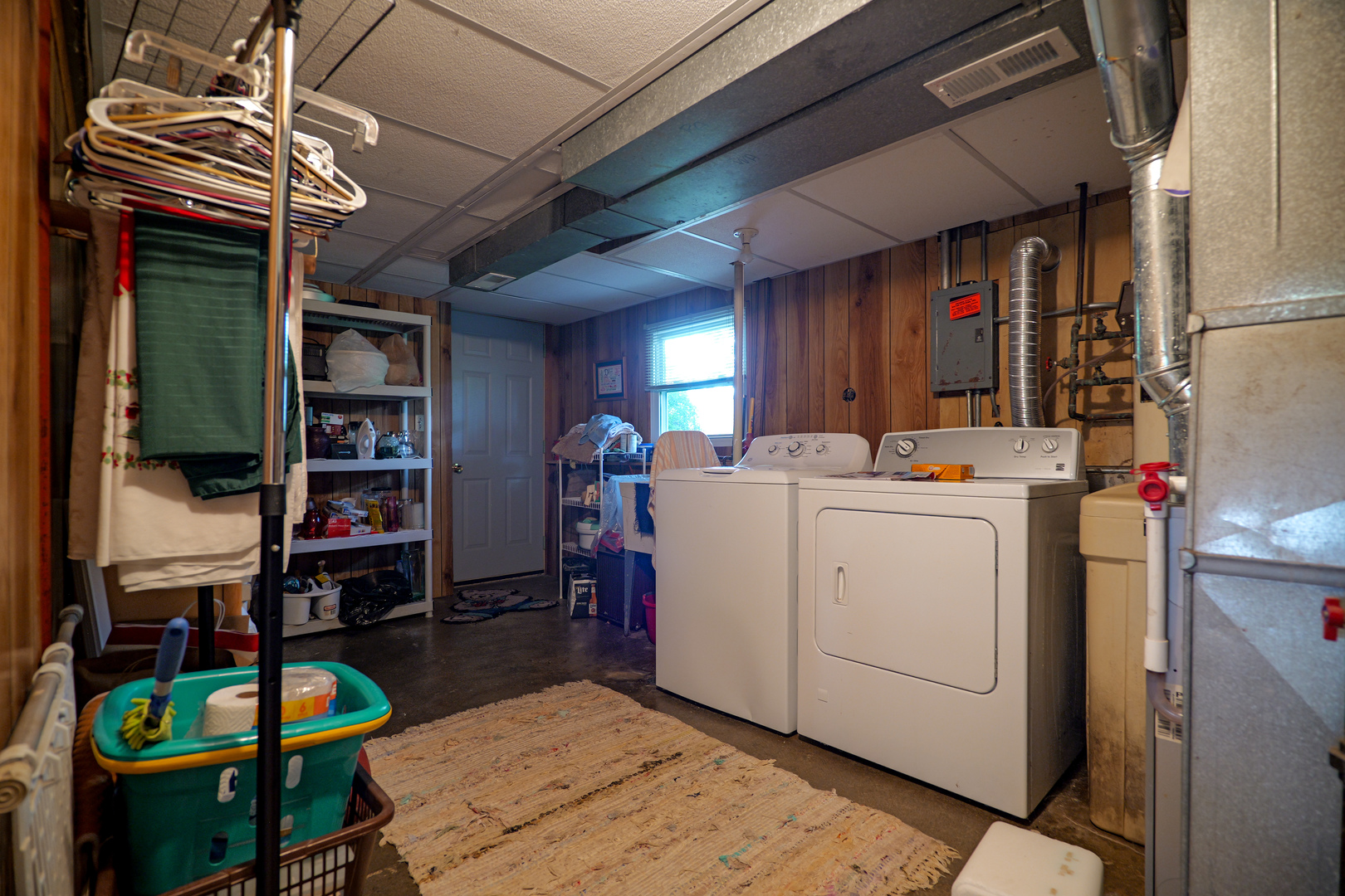 28W610 Lester Street