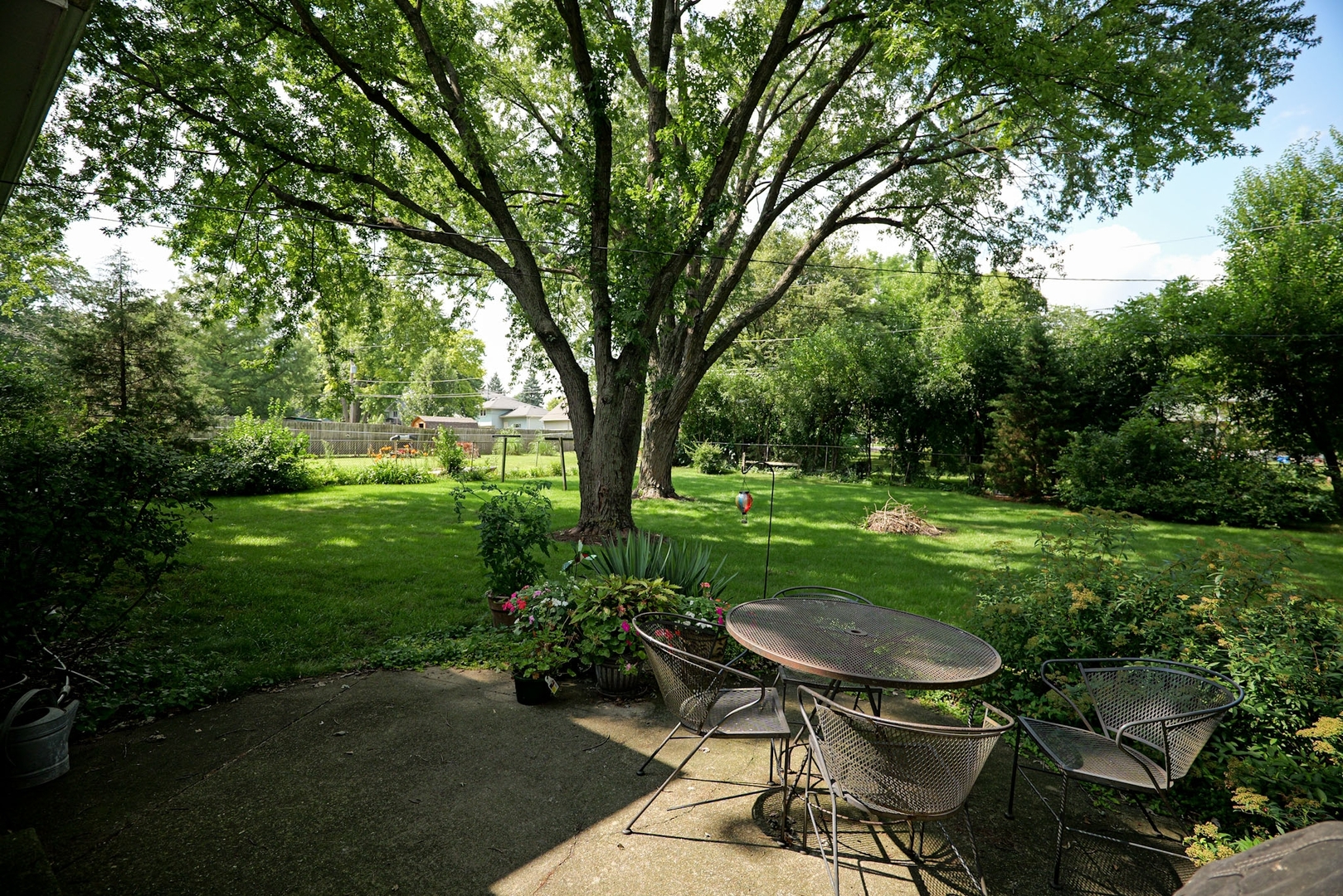 28W610 Lester Street