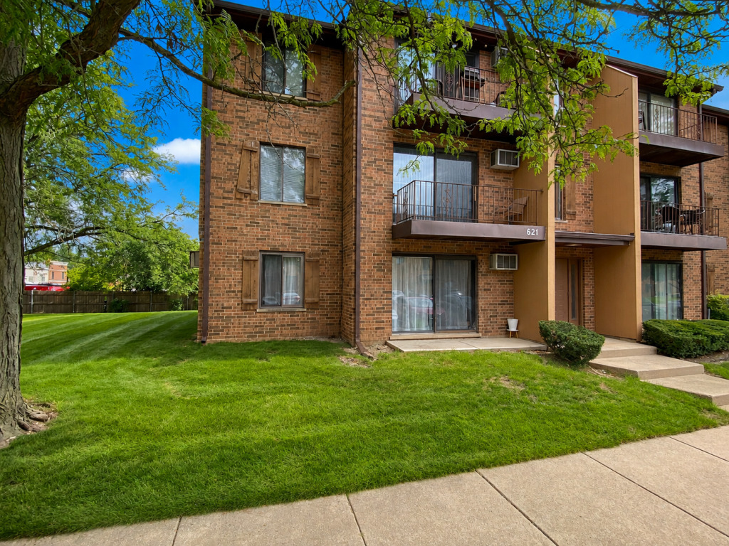 621 N Briar Hill Lane Unit: 4