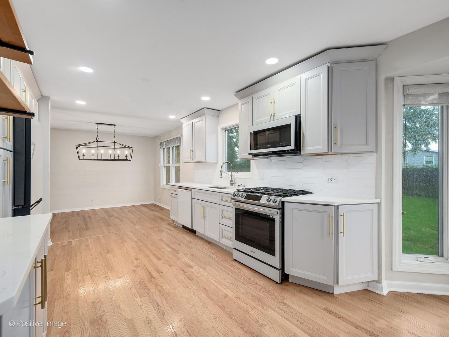 1N325 TAMARACK Drive