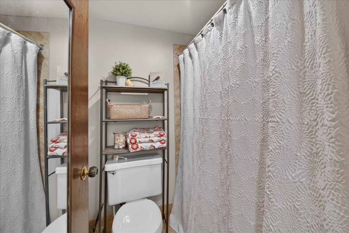 460 Raintree Court Unit: 1H