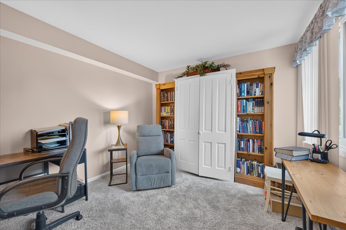 460 Raintree Court Unit: 1H