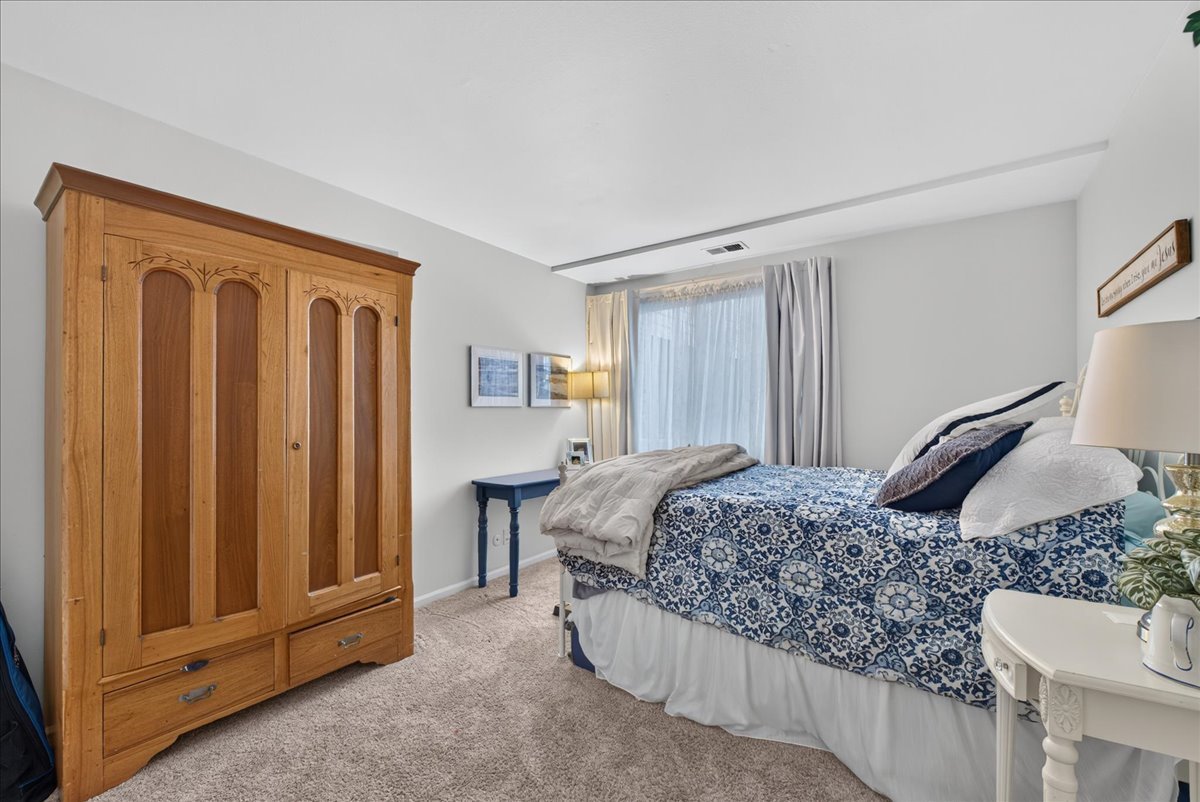 460 Raintree Court Unit: 1H