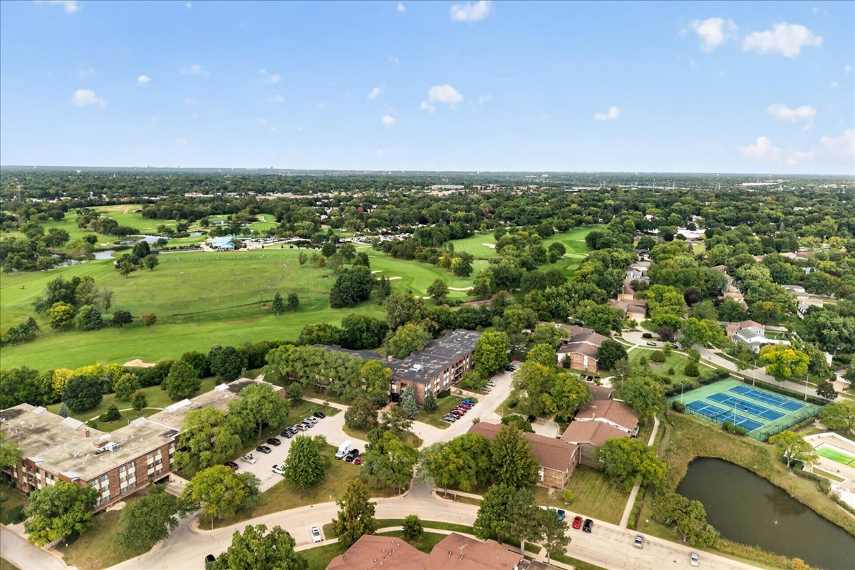 460 Raintree Court Unit: 1H