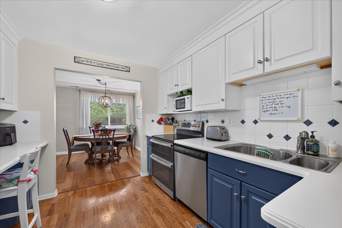 460 Raintree Court Unit: 1H