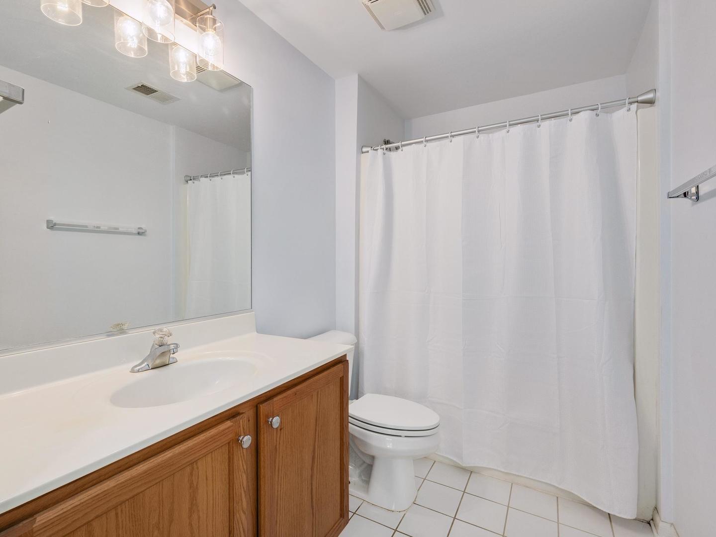 0S099 Lee Court Unit: 207