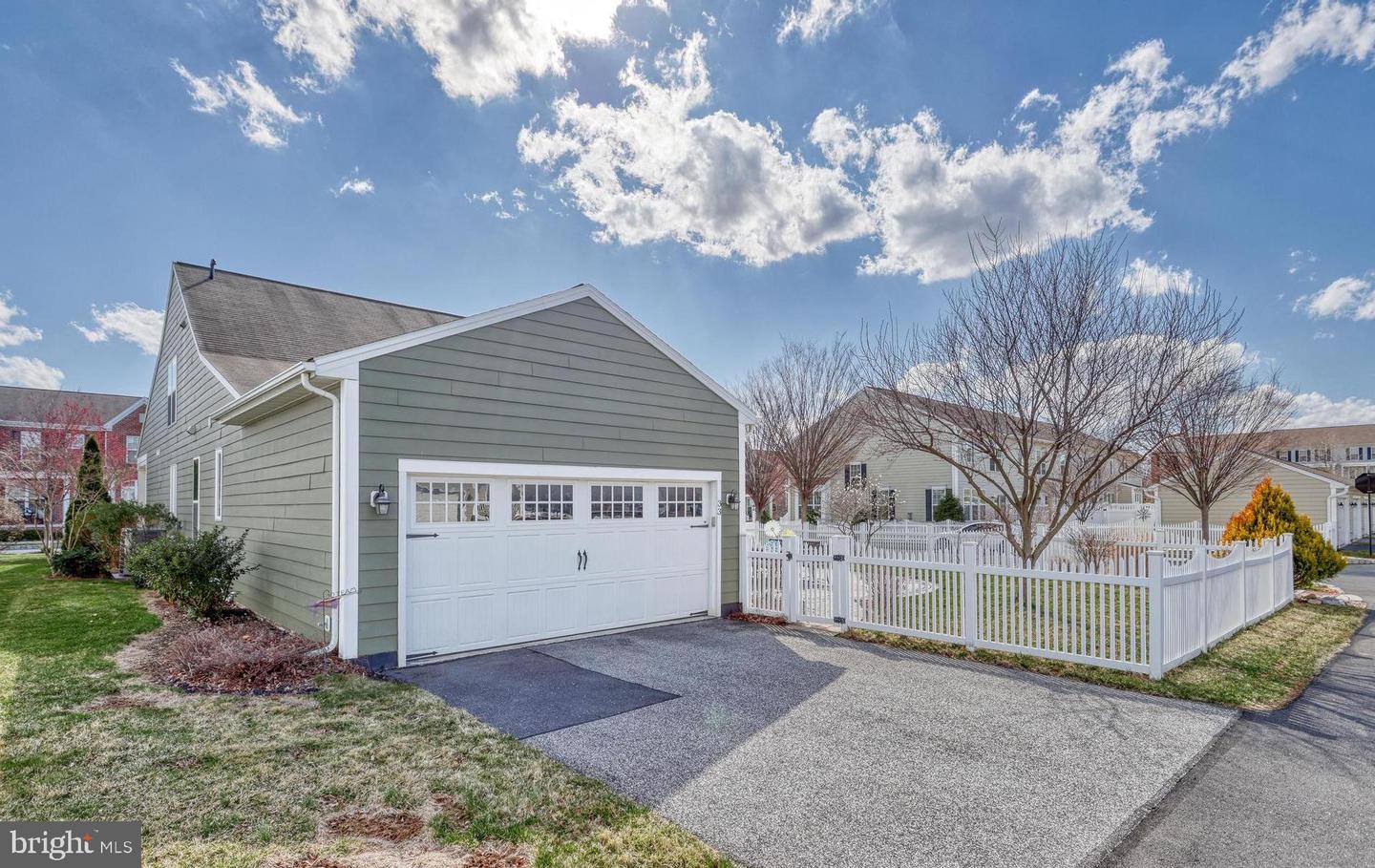 33 Stone Barn Rd