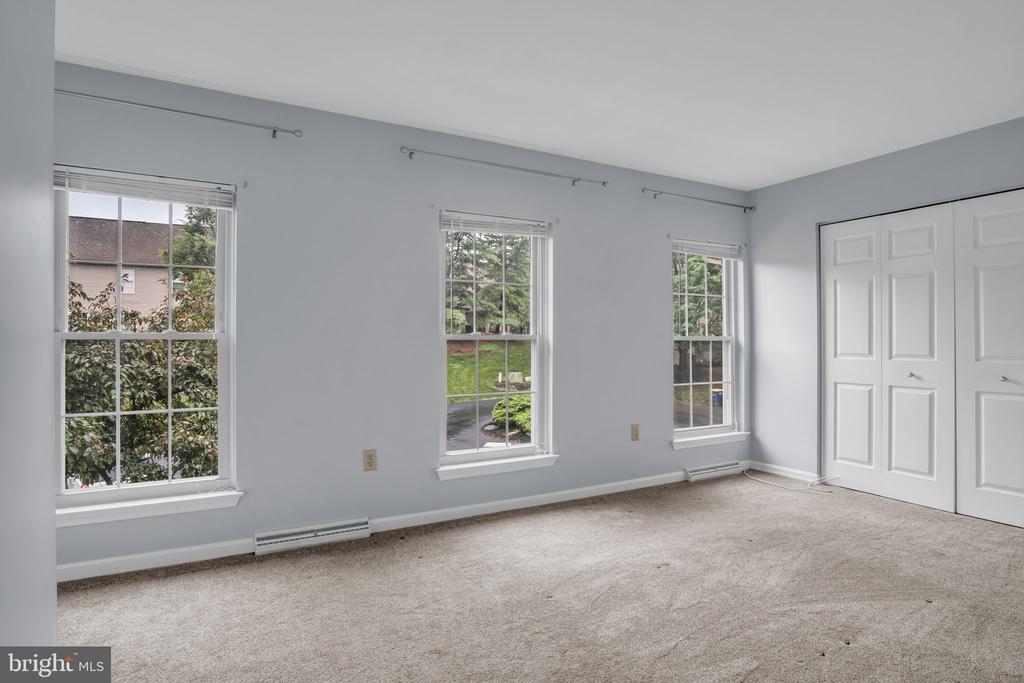 1773 Kings Arms Ct