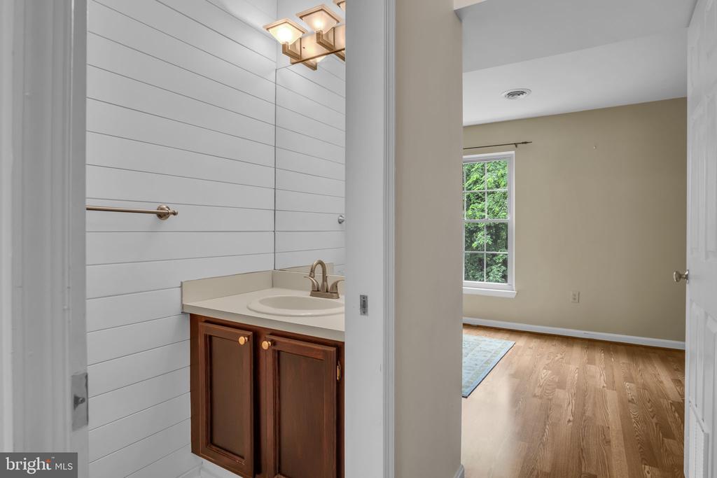 1773 Kings Arms Ct
