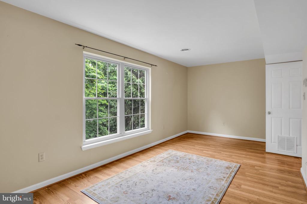 1773 Kings Arms Ct