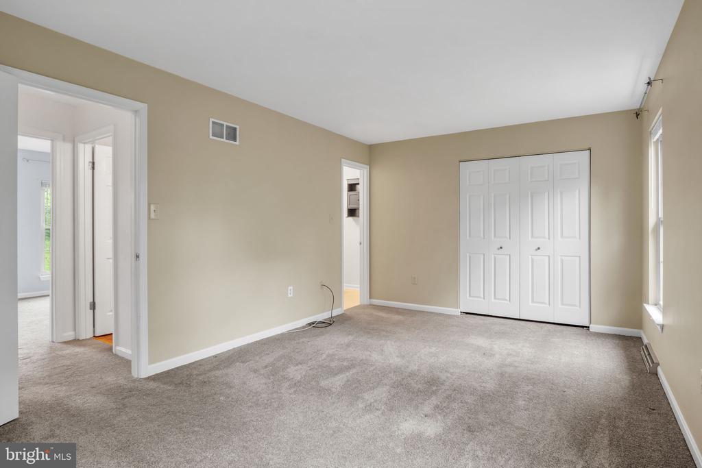 1773 Kings Arms Ct