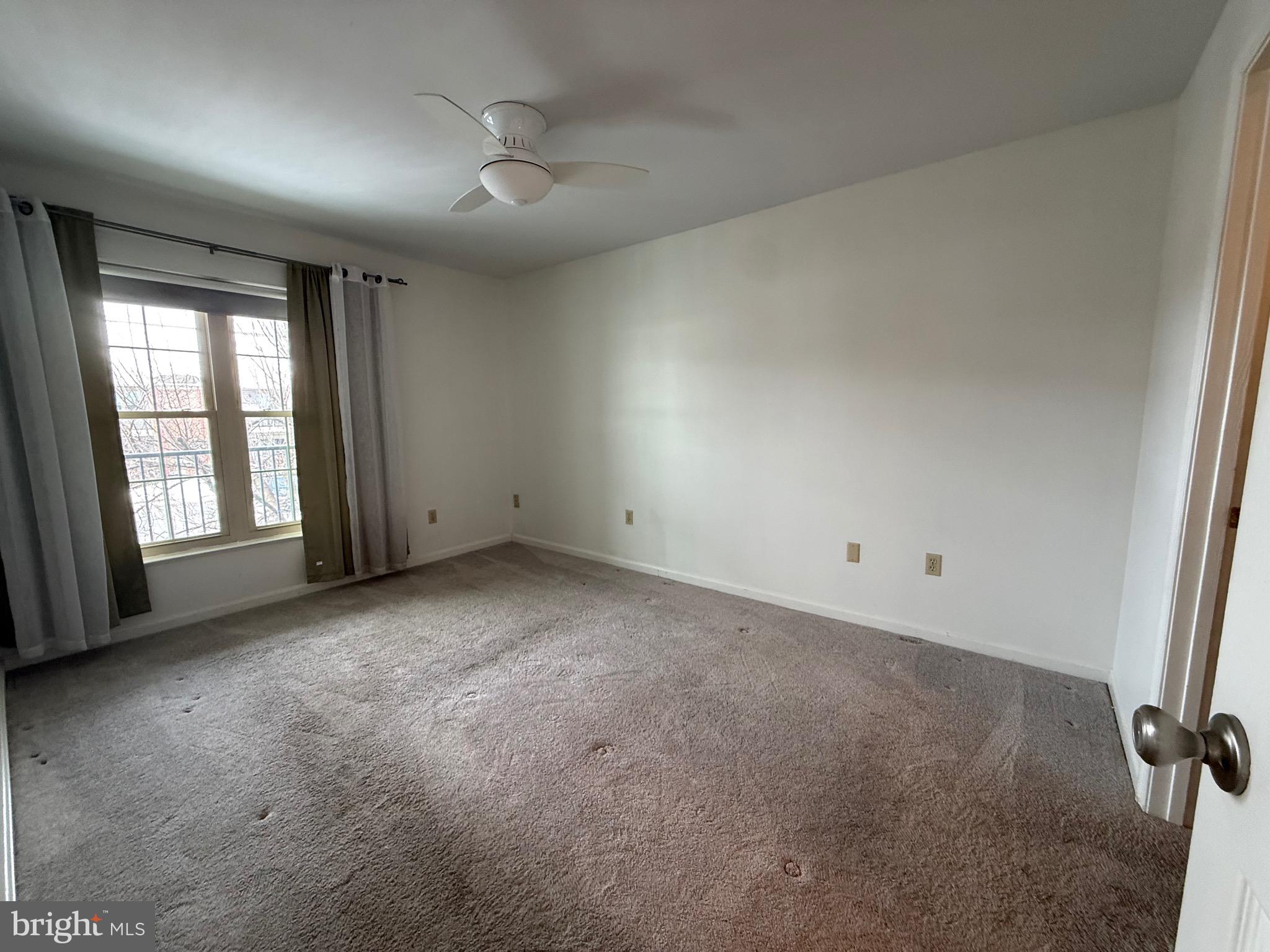 5401 OXFORD DRIVE 12