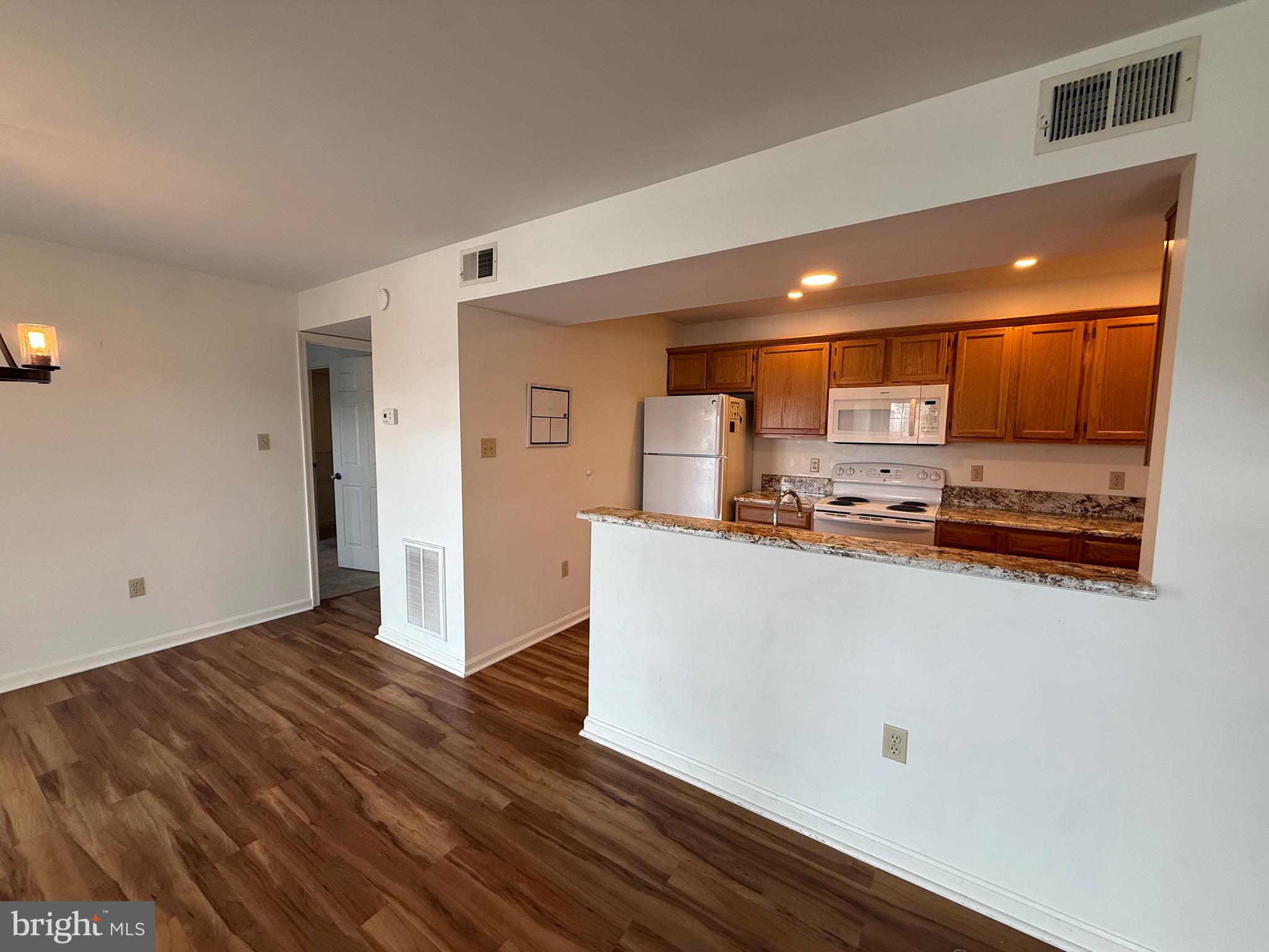 5401 OXFORD DRIVE 12