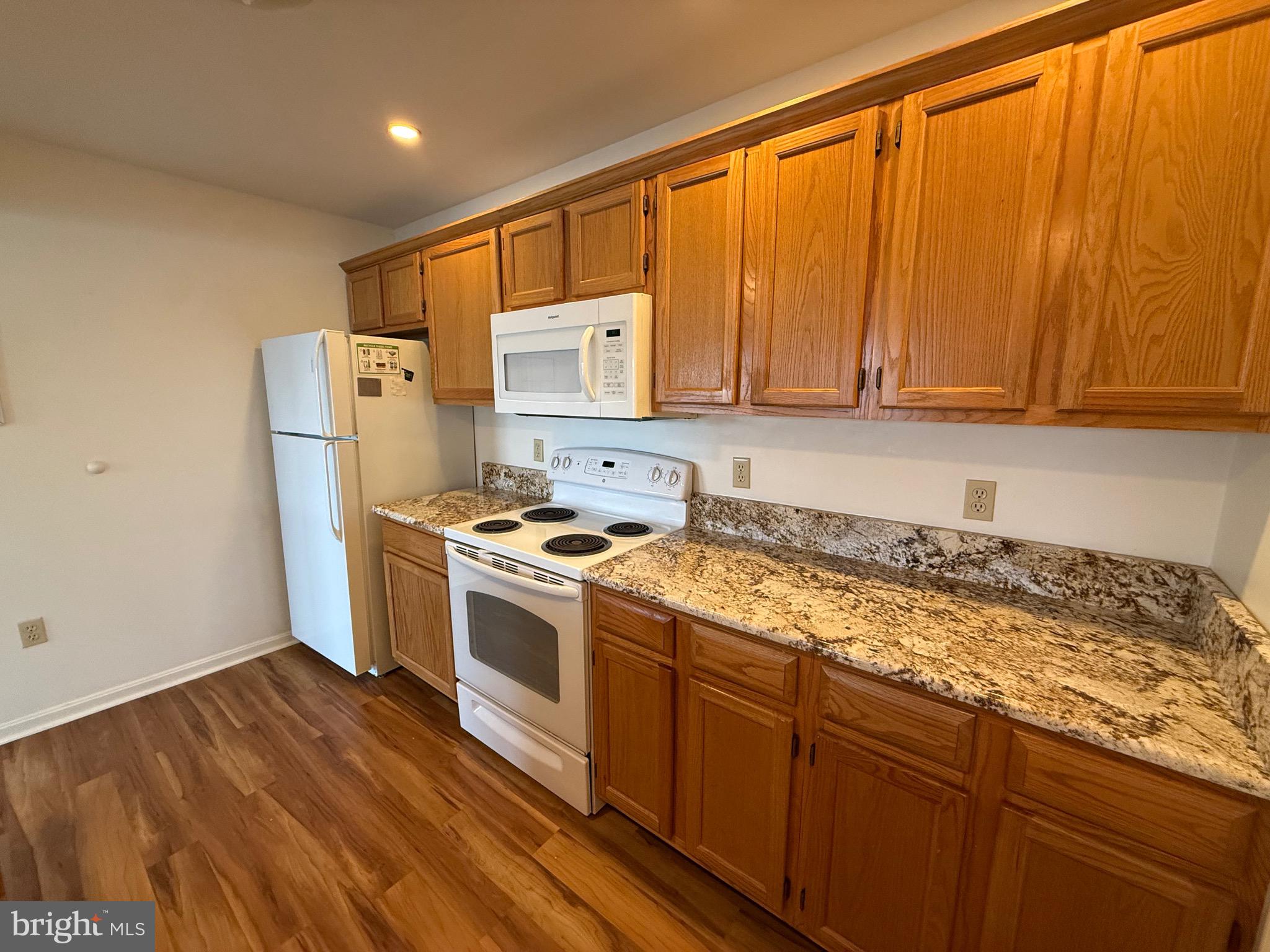 5401 OXFORD DRIVE 12