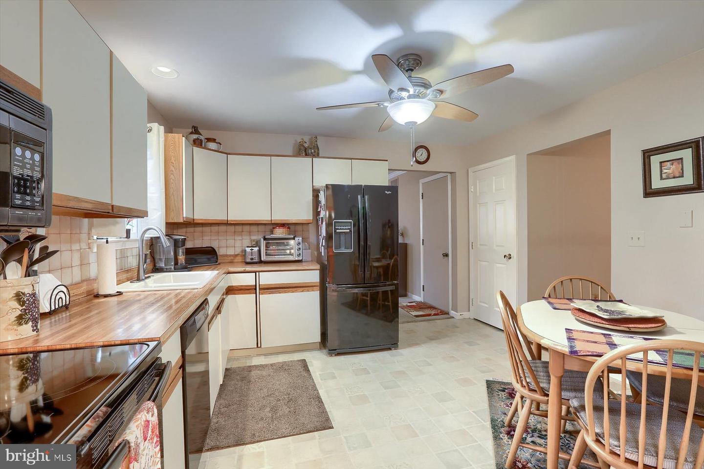 4728 Laurel Ridge Dr